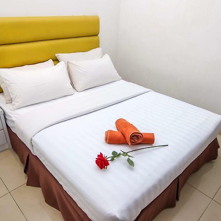 Rose Cottage Hotel Taman Impian Senai Τζόχορ Μπάχρου Εξωτερικό φωτογραφία
