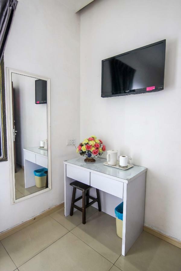 Rose Cottage Hotel Taman Impian Senai Τζόχορ Μπάχρου Εξωτερικό φωτογραφία