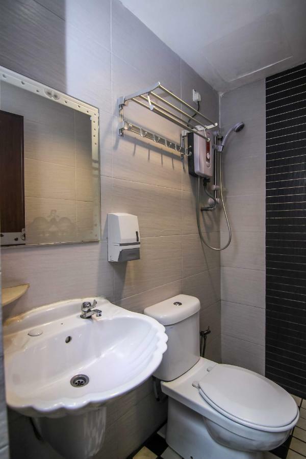 Rose Cottage Hotel Taman Impian Senai Τζόχορ Μπάχρου Εξωτερικό φωτογραφία